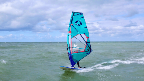 Forfait planche à voile perfectionnement (12-70 ans) à l'année après-midi